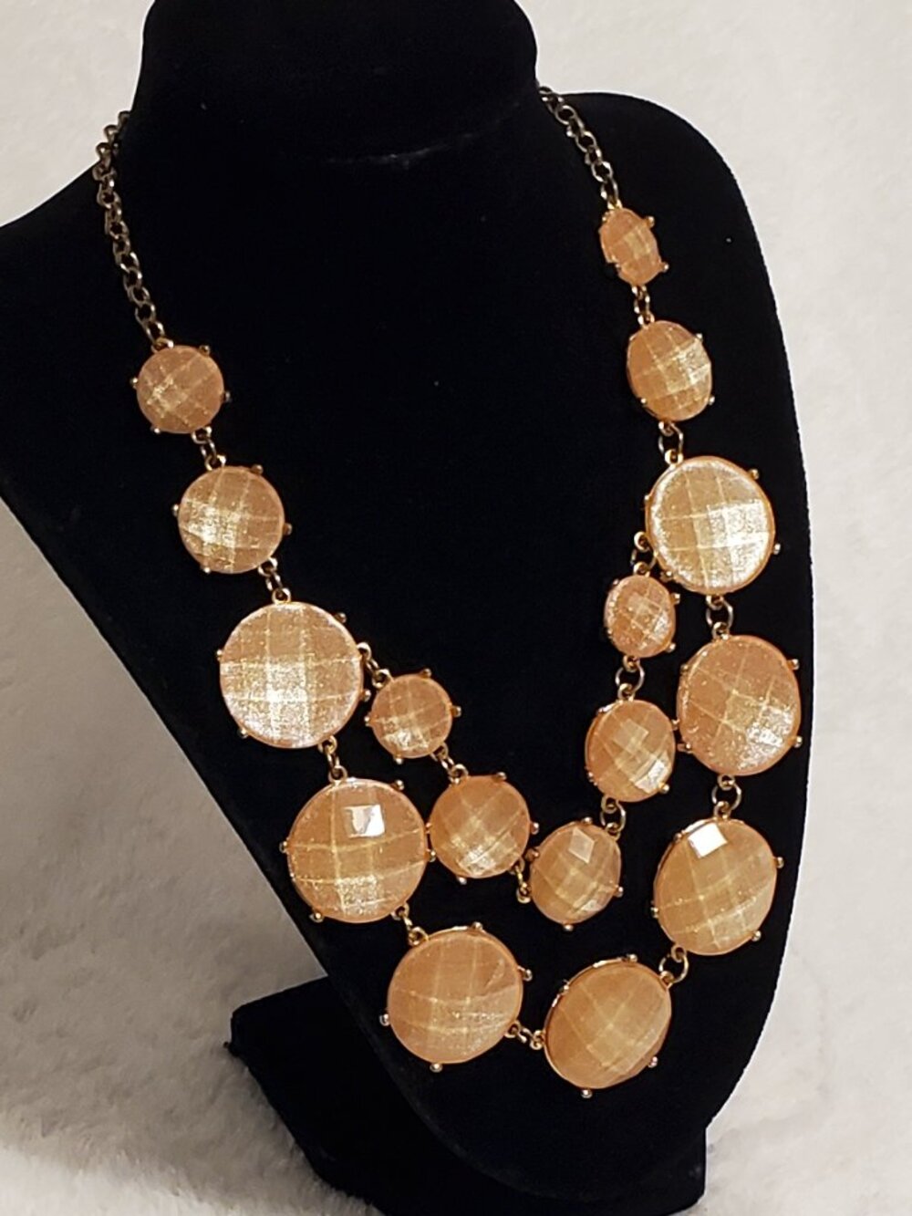 Beautiful vintage double strand gold tone necklace Looks Great!